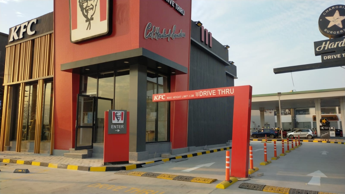 KFC and Hardee's Oasis